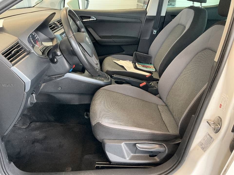 Fahrzeugabbildung SEAT Arona Style TSI DSG AHK SITZHEIZUNG ALU 1.HAND