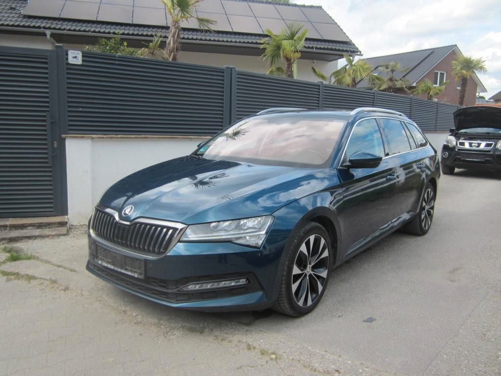 Skoda Superb 2.0 TDI 200 PS 4x4 DSG LED Navi ACC 18 Zo