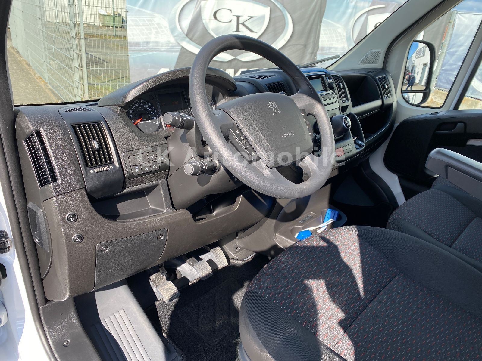 Fahrzeugabbildung Peugeot Boxer Abschleppwagen 435 L4 BlueHDi 165