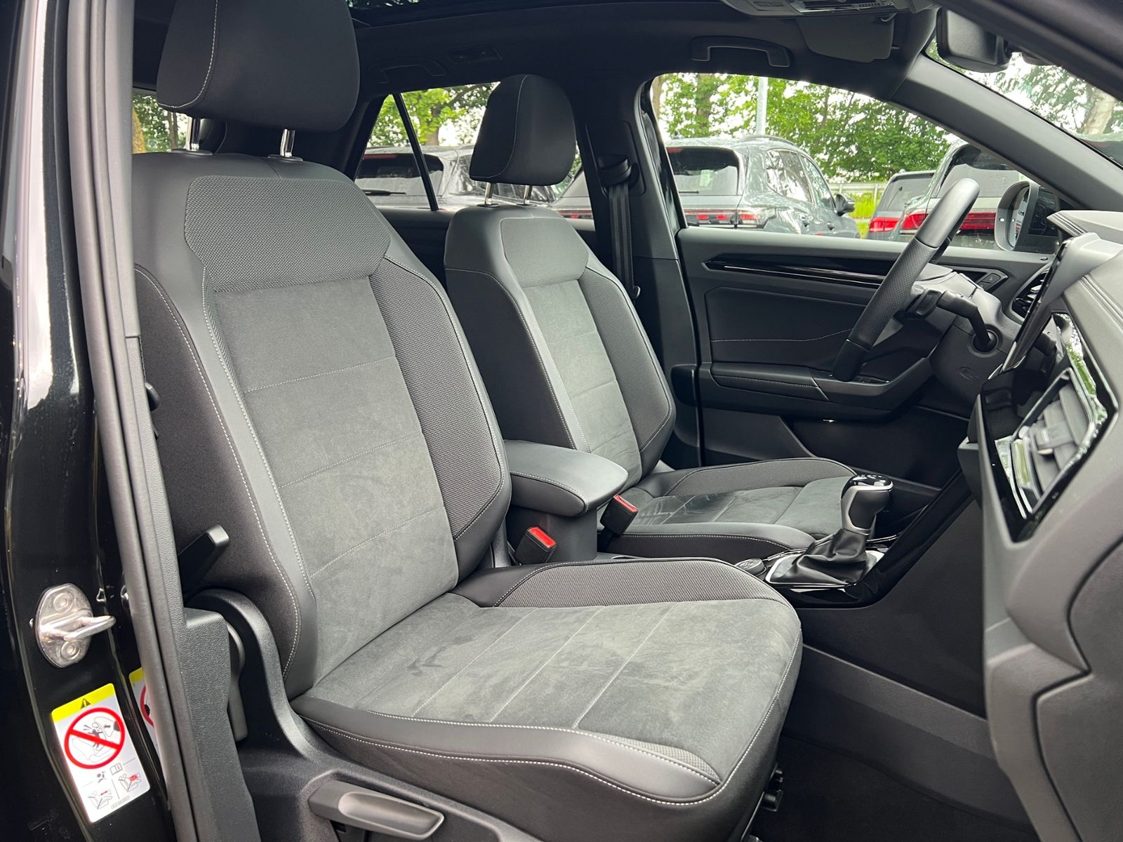 Fahrzeugabbildung Volkswagen T-Roc R-Line 2.0 TSI DSG 4MOTION *AHK,Pano,DCC,1
