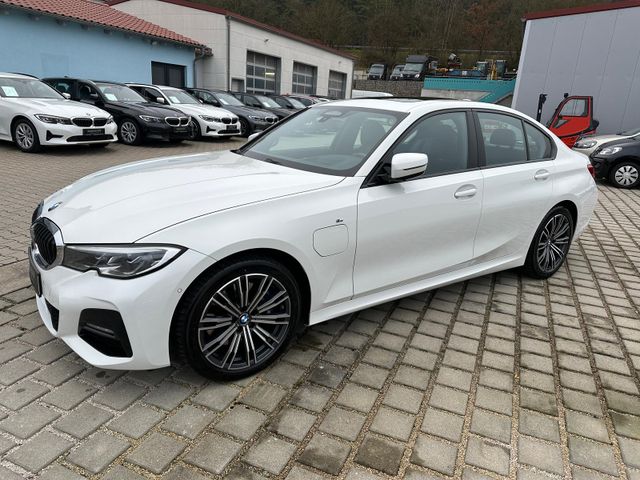 BMW 330 e M Sport Laser, HUD, Navi, AppleCar AHK