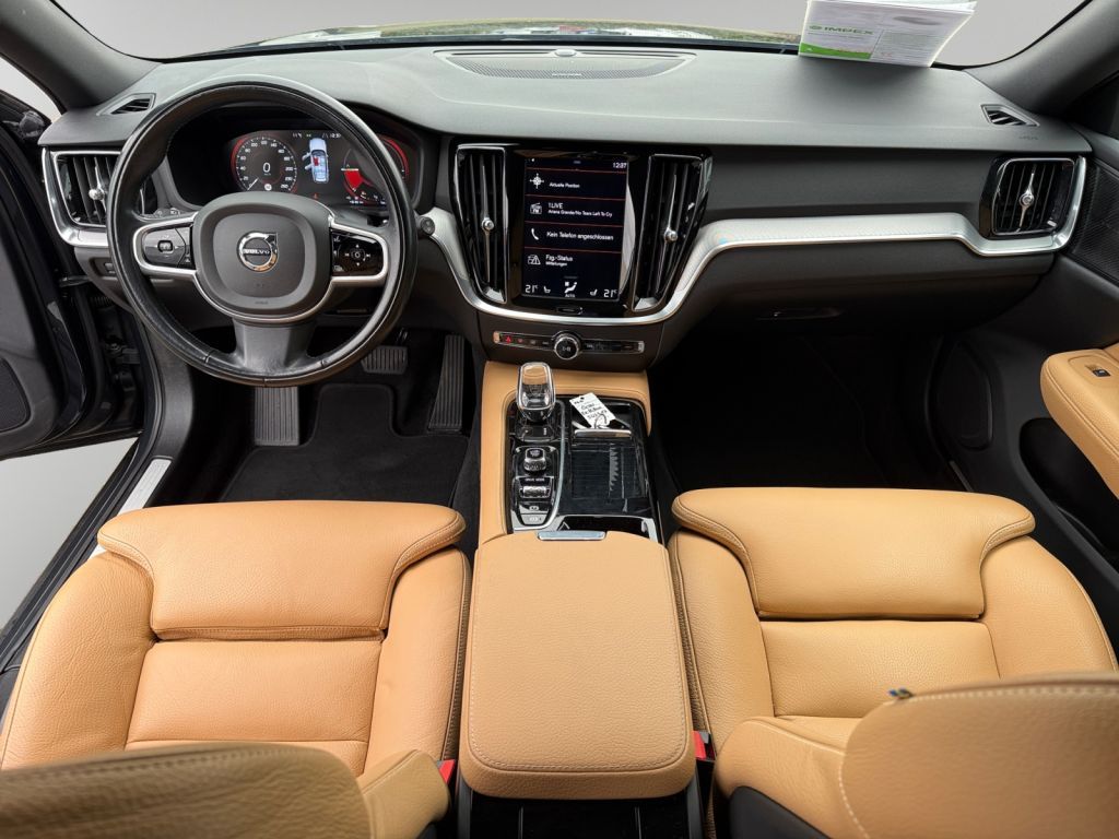 VOLVO V60 T8 AWD Twin Engine Inscription AHK semi elek VOLVO V60 T8 AWD Twin Engine Inscription AHK semi elek