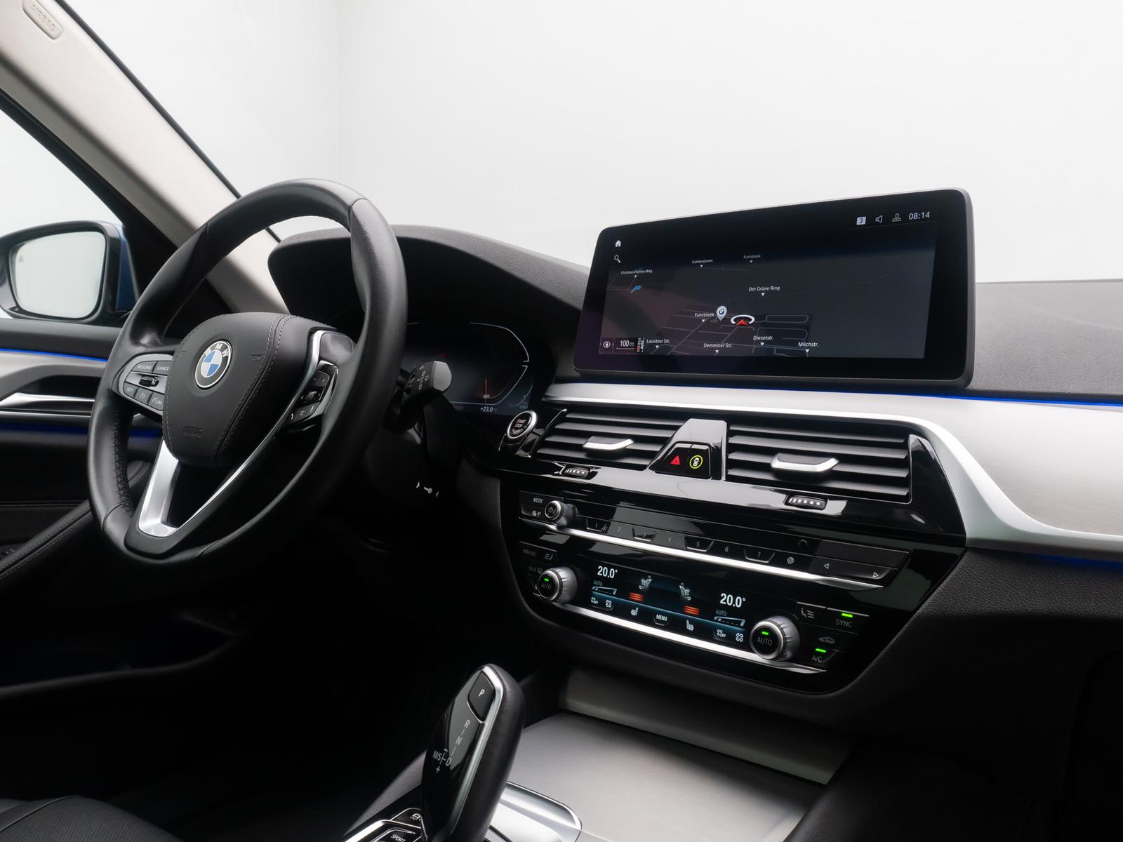 BMW 520d xD DAB HUD Kamera Alarm Panoram Leder Sport