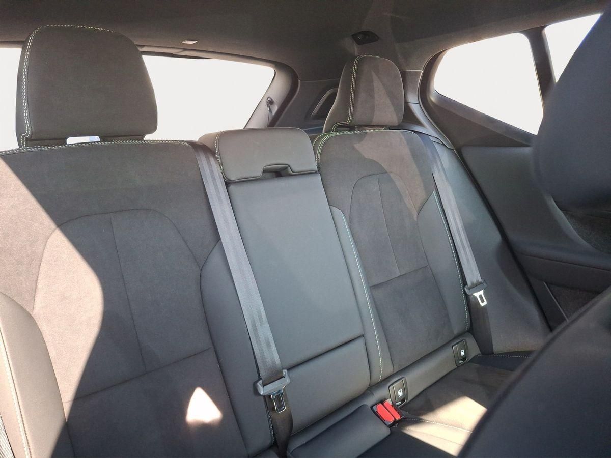 Volvo XC40 B3 Black Edition Plus 360° AHK PANO H/K 20" foto 16