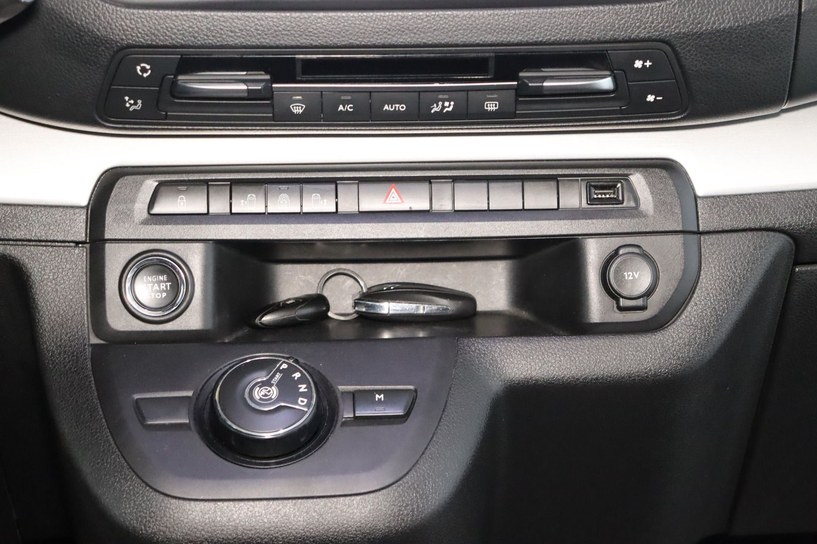 Fahrzeugabbildung Citroën Spacetourer Bus Lounge XL * LED * Navi