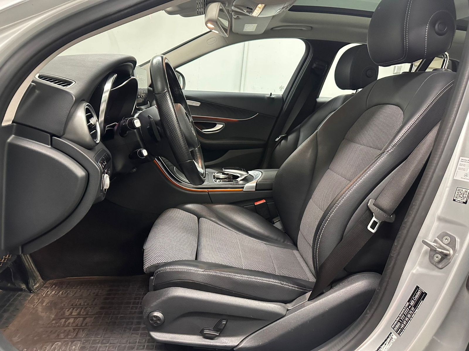 Fahrzeugabbildung Mercedes-Benz C 220 d 4MATIC T AVANTGARDE PANORAMA*DISTRO*