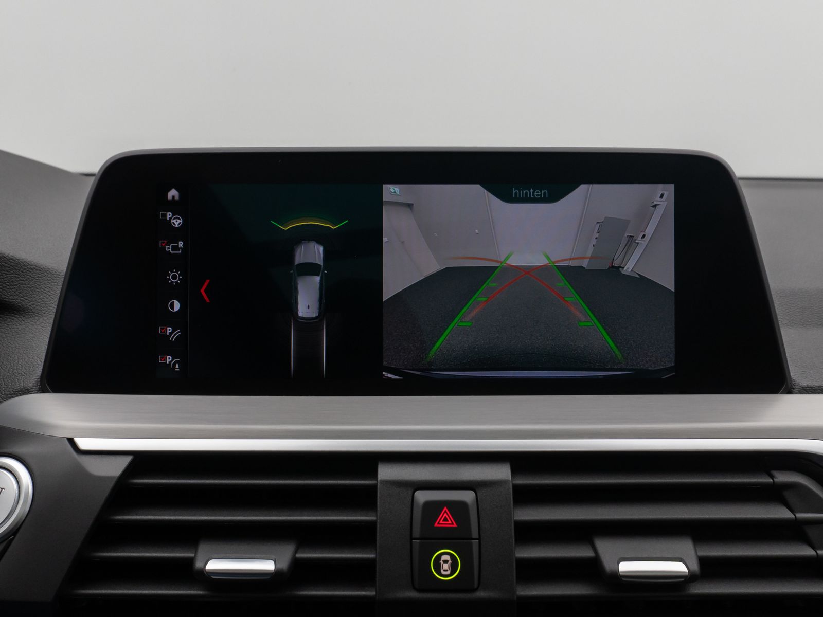 Fahrzeugabbildung BMW X3 xD20d xLine Kamera Panorama DAB HUD HiFi AHK