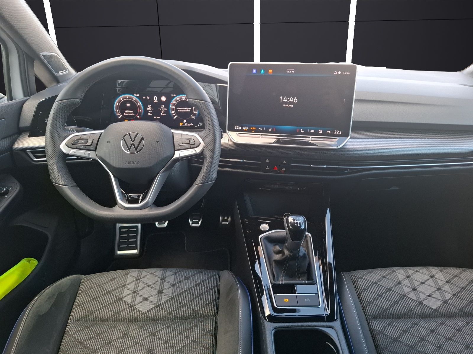 Fahrzeugabbildung Volkswagen Golf VIII TSI R-Line Standhzg. LEDplus APP H&K A