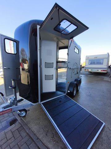 Cheval Liberte Touring Country Premium Ed. + SK Pferdeanhänger