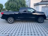 Toyota ToxotaTundra Pickup Benziner 5,7L / Flüssi... - Toyota Tundra mit Benzin-Antrieb: Geländewagen, 5.7