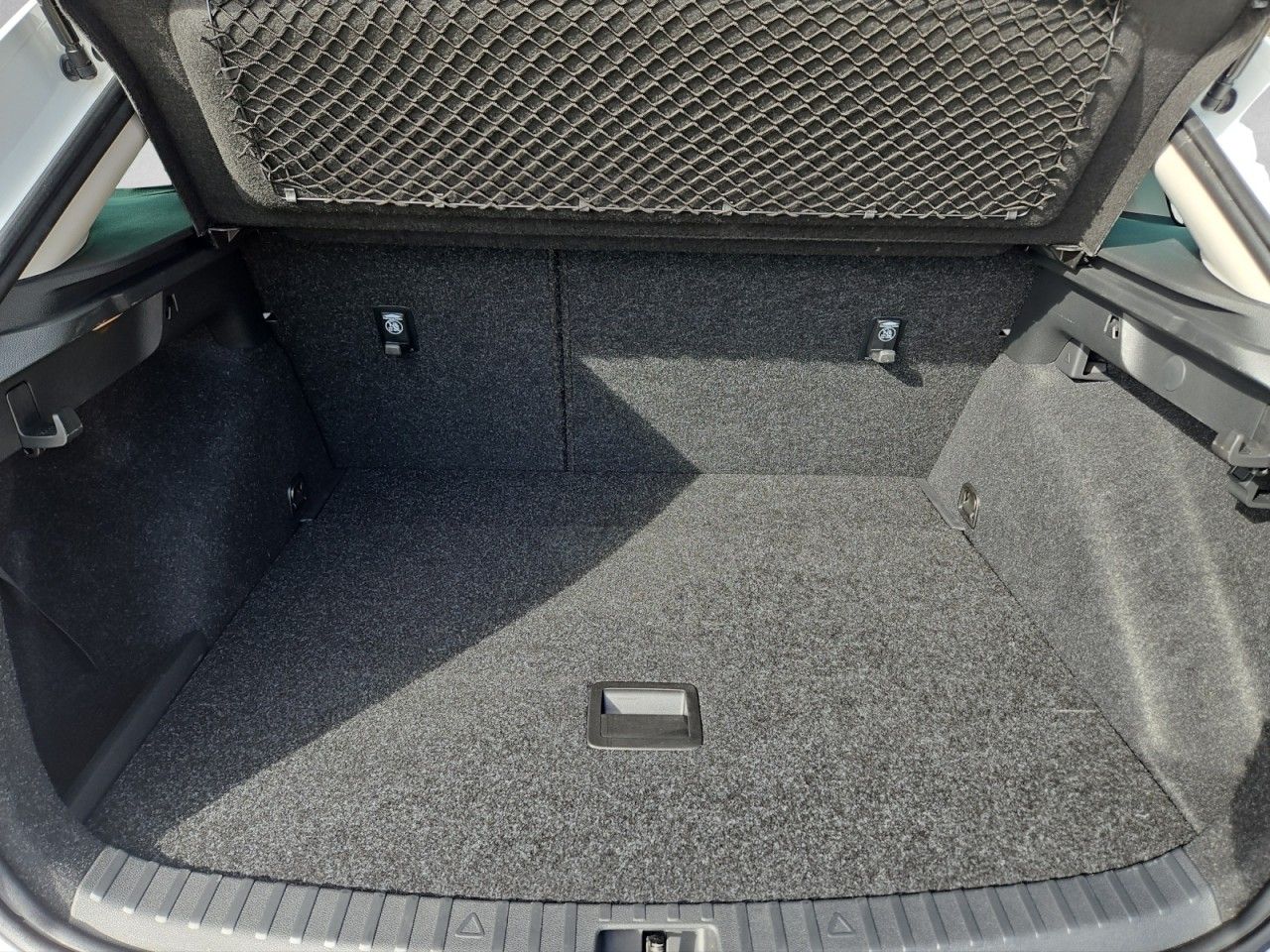 Fahrzeugabbildung SKODA Scala Tour Navi,LED,Alarmanlage,Kamera,Sun-Set