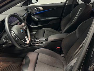 Fahrzeugverkauf 11 BMW 118 d Sport Line AT LED Shadow Line Navi