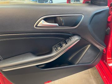 Mercedes-Benz A 180 CDI Aut. *PANO*LED*NAVI*SHZ*TEMPOMAT*