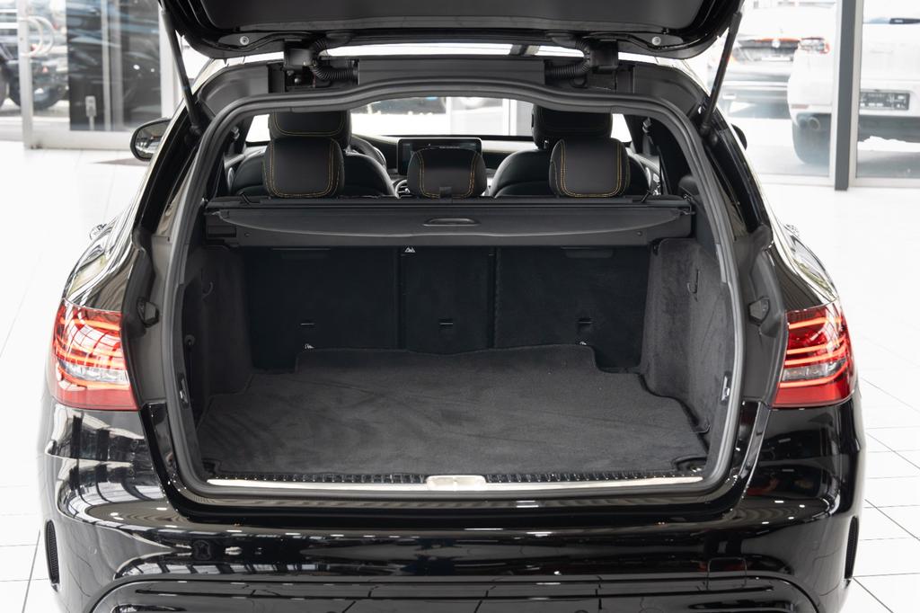 Mercedes-Benz C 63 AMG