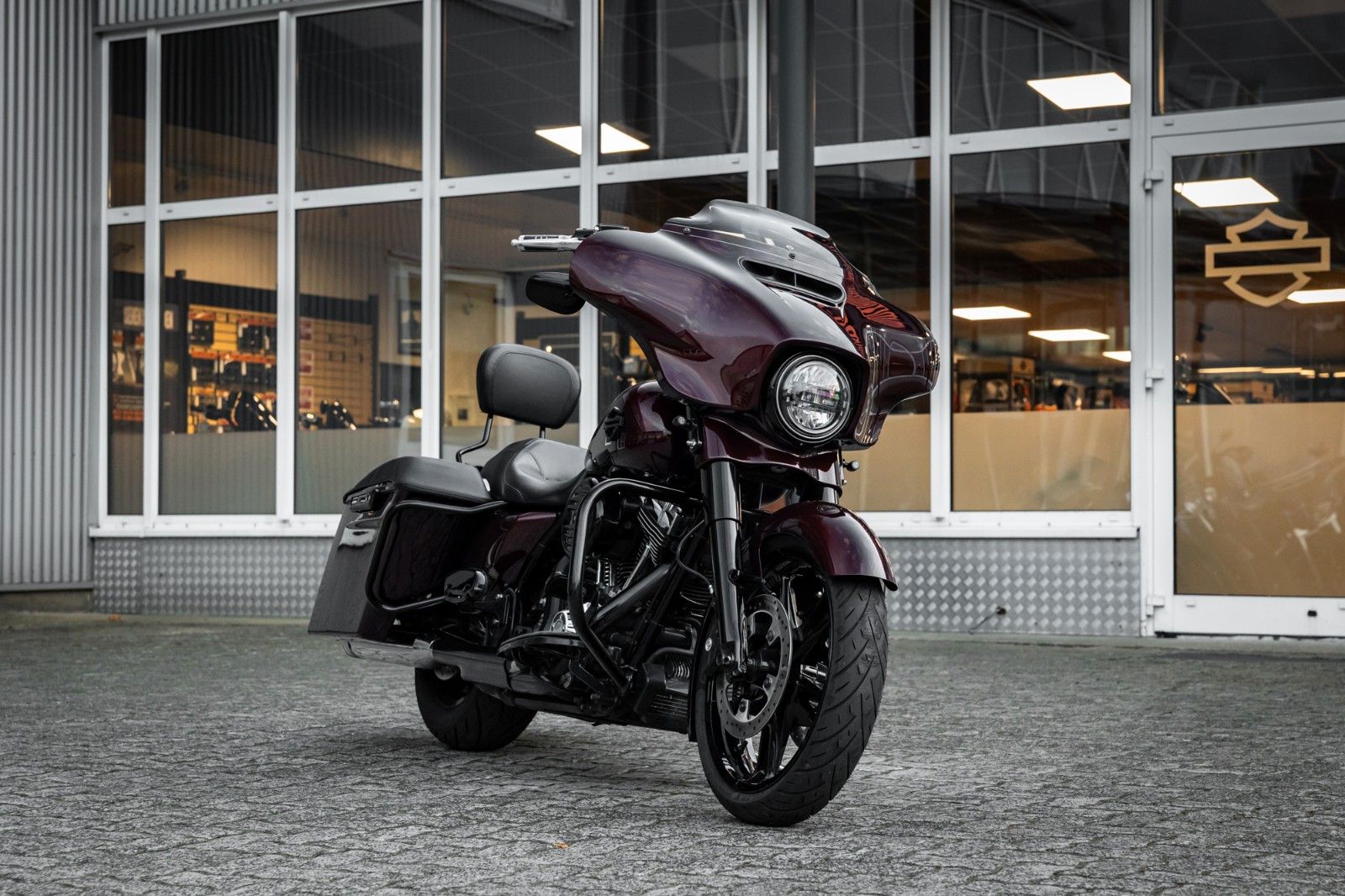 Fahrzeugabbildung Harley-Davidson STREET GLIDE SPECIAL FLHXS - APE - KessTech -