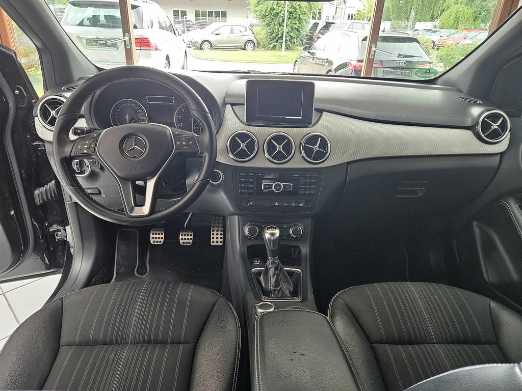 Mercedes-Benz B 200
