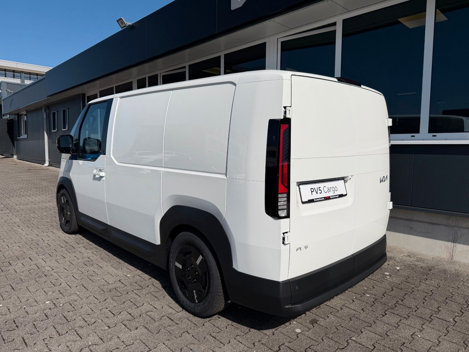 Fahrzeugabbildung Kia PV5 Cargo L2H1 71,2 Elite WP AW Laderaumausklei