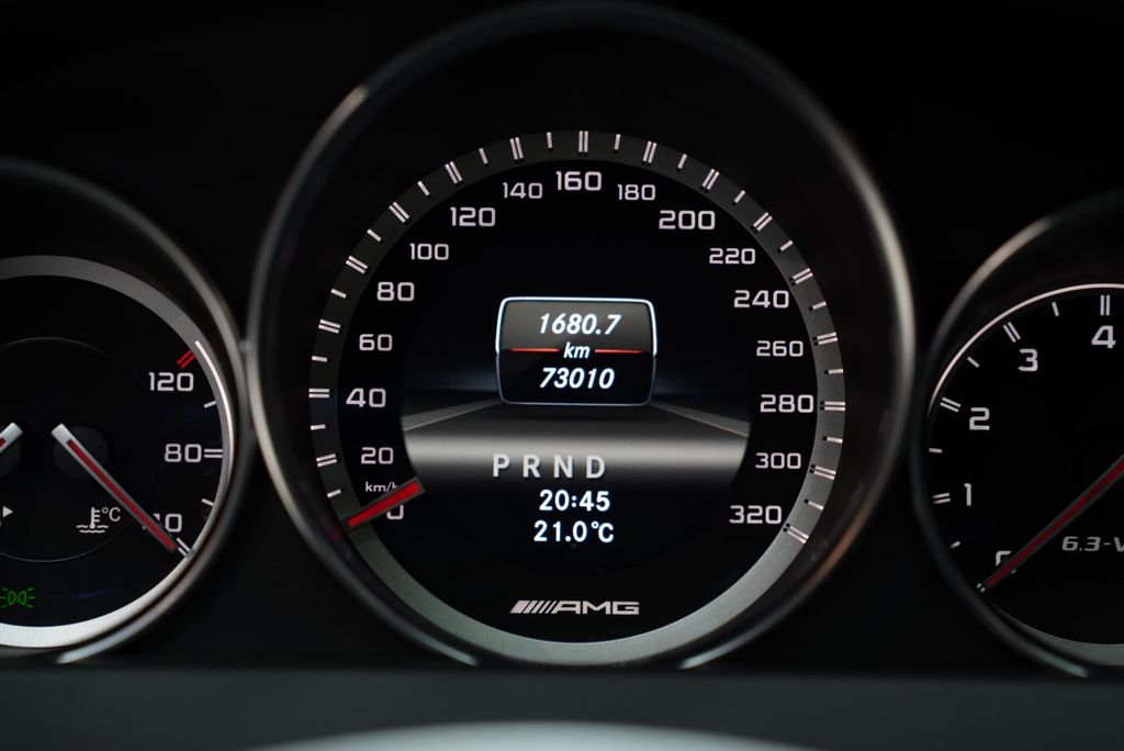 MERCEDES-BENZ C 63 AMG Coupe*H&K*PANO*LEDER*LED*MEMORY*DISTRON MERCEDES-BENZ C 63 AMG Coupe*H&K*PANO*LEDER*LED*MEMORY*DISTRON