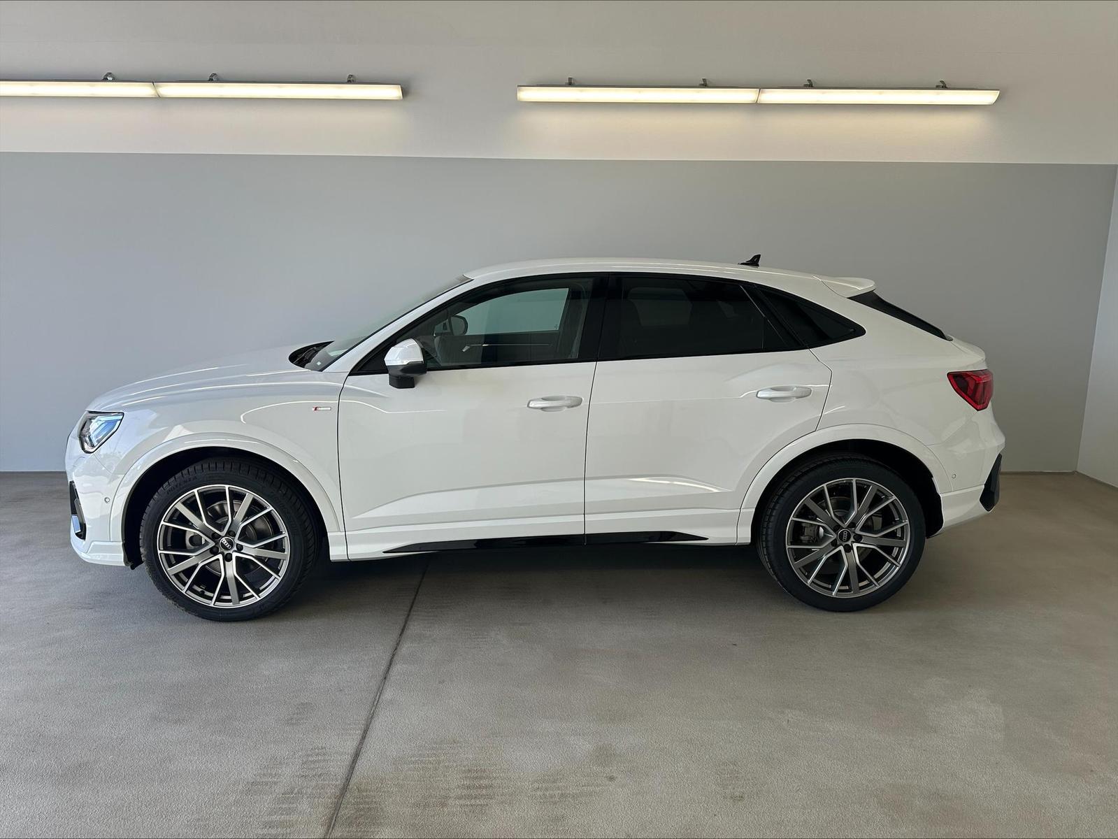 Audi Q3 Sportback S line 40 TDI quattro AHK+360°+M...