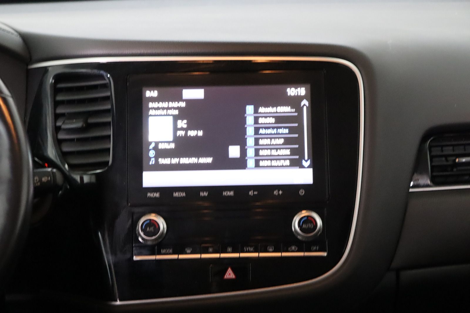 Fahrzeugabbildung Mitsubishi Outlander PHEV 2.4 Plus 4WD