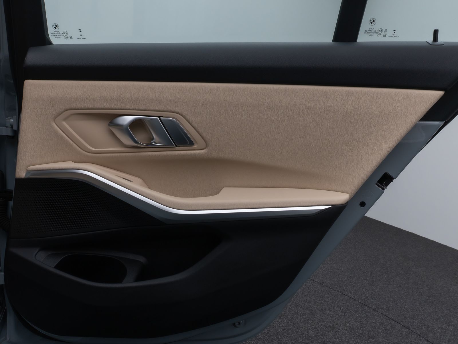 Fahrzeugabbildung BMW 320d M Sport Kamera DAB HUD Fernlichtassis Alarm