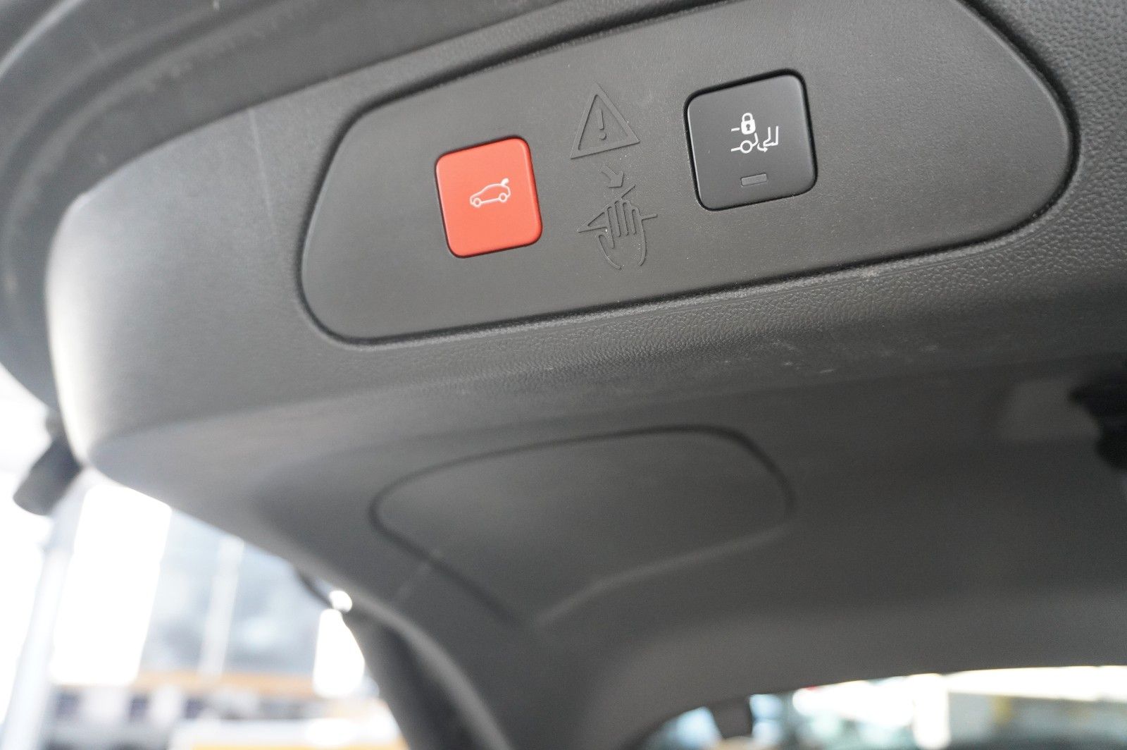 Fahrzeugabbildung Opel Grandland (X) 1.6T GSe HYBRID 4X4 NAVI/LED/SPORT