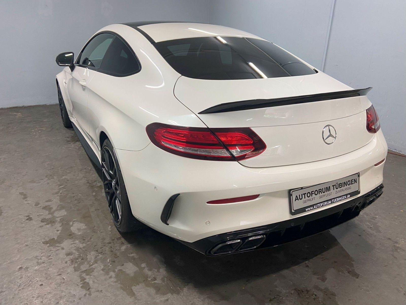 Fahrzeugabbildung Mercedes-Benz C 63 S Coupe *AERODYNAMIK PAKET*PANO*VMAX*NIGHT