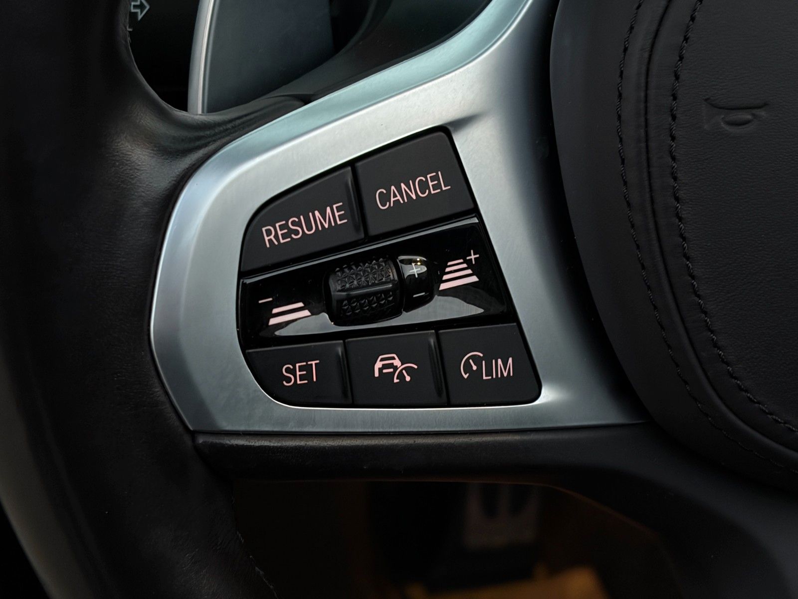 Fahrzeugabbildung BMW Z4 sDrive20i M Sport Anthrazit HUD ACC H&K LHZ