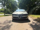 Alfa Romeo 159 2.4 JTDM 20V Distinctive Q-Tronic Distin... - Alfa Romeo 159 mit Diesel-Antrieb: Kombi, 2.4