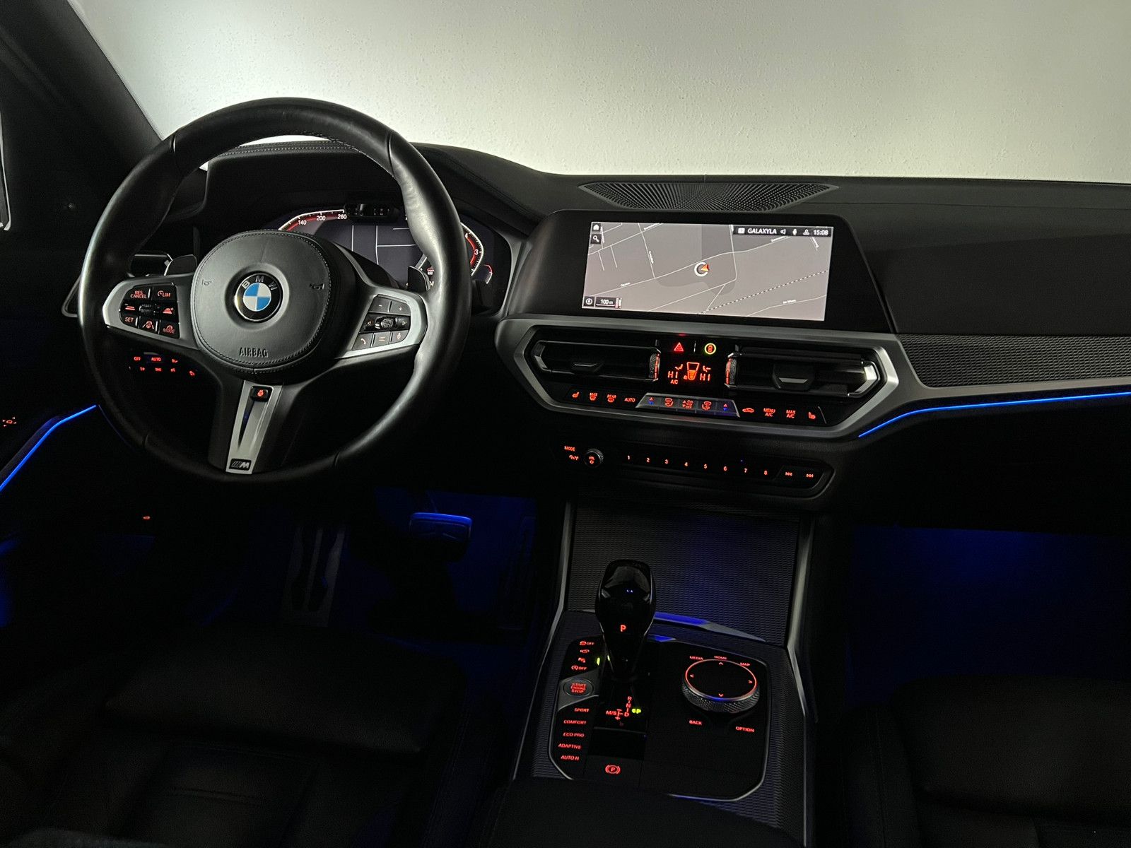 Fahrzeugabbildung BMW 330 i Lim. M SPORT/LASER/360*/H&K/HuD/ACC/DE FZG