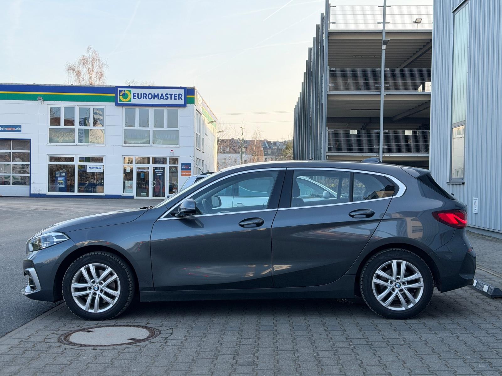 BMW 118d Luxury Line LED Spur Live Leder CarPlay