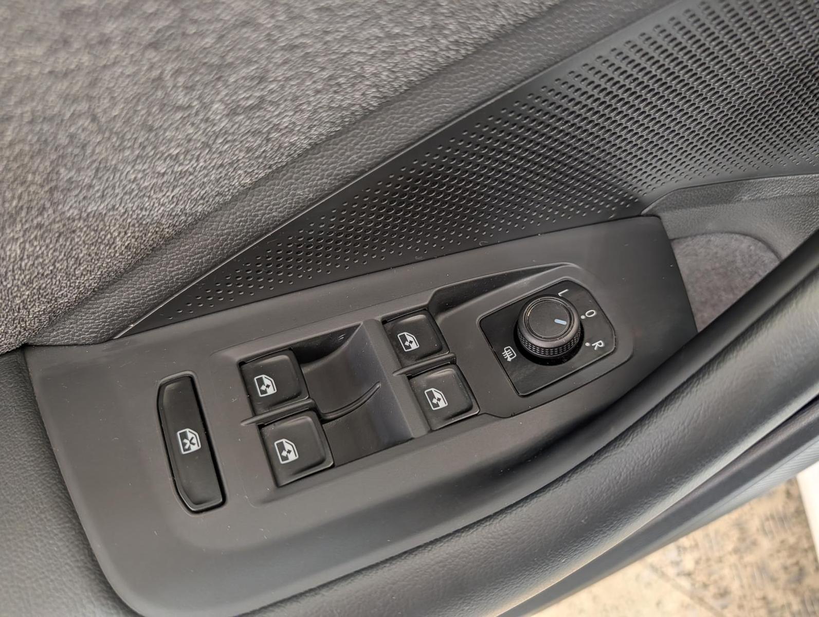 Volkswagen Passat 1.5 eTSI DSG ACC LED Winter App, миниатюра 15