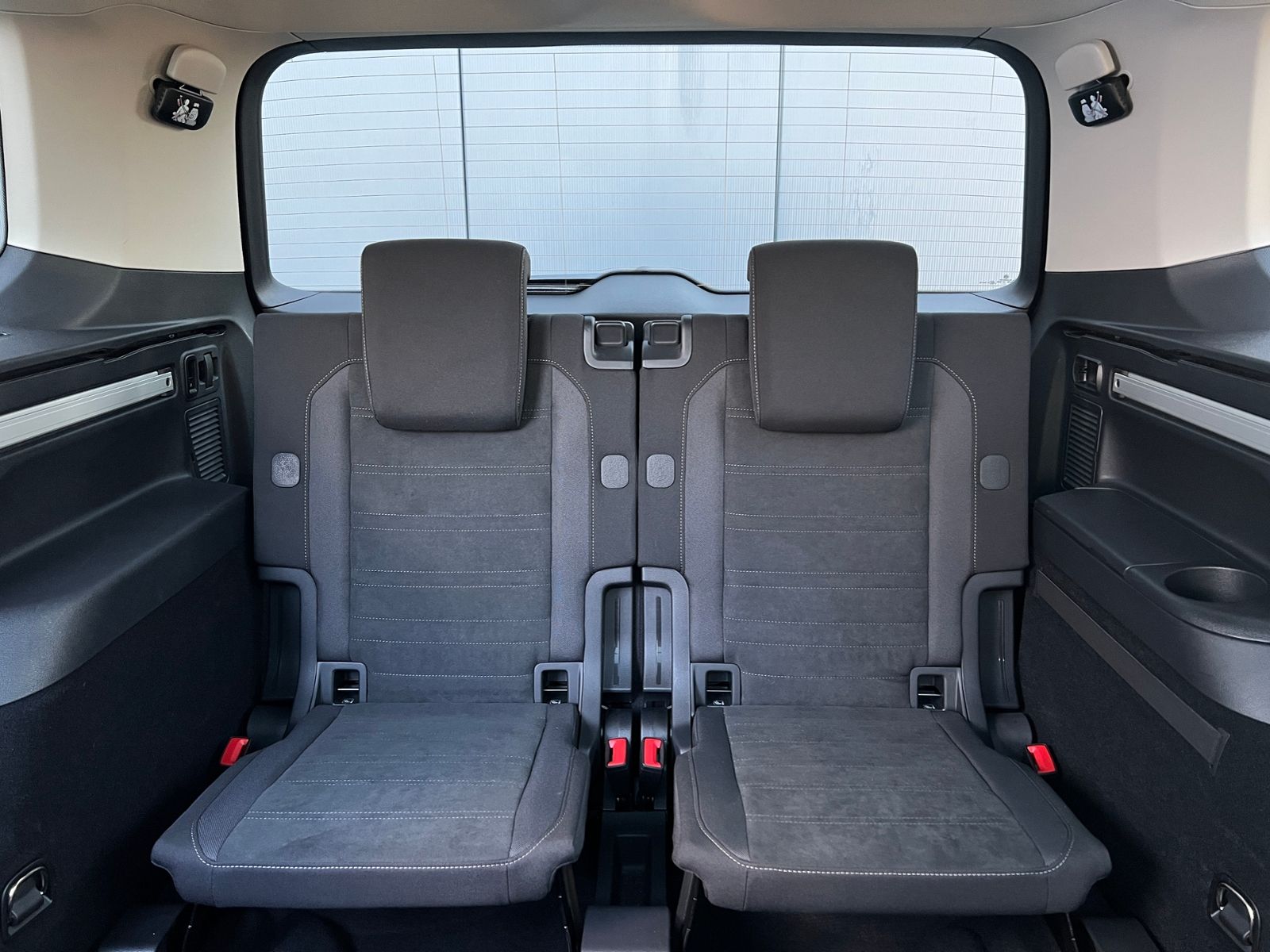 Fahrzeugabbildung Volkswagen Touran Highline 2.0 TDI DSG *AHK, 7 Sitze, LED,