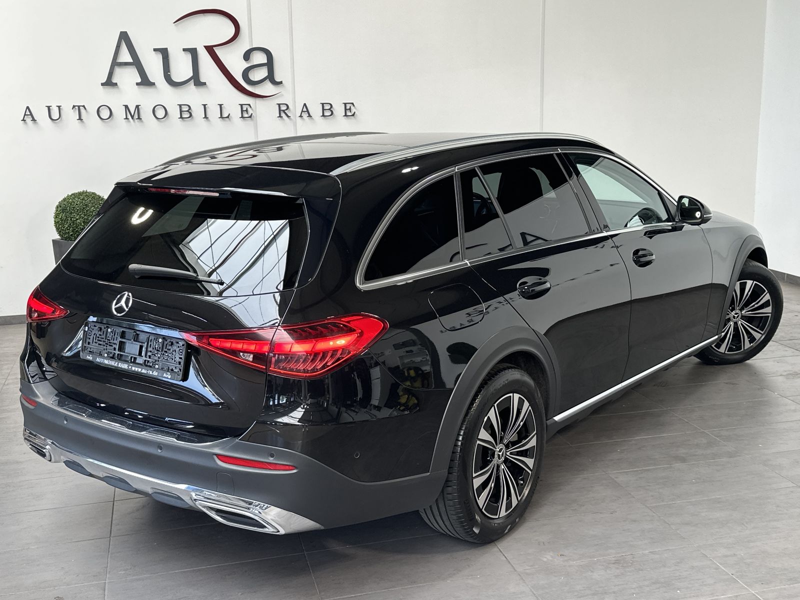 Fahrzeugabbildung Mercedes-Benz C 220d T All-Terrain Avantgarde 4M NAV+LED+AHK