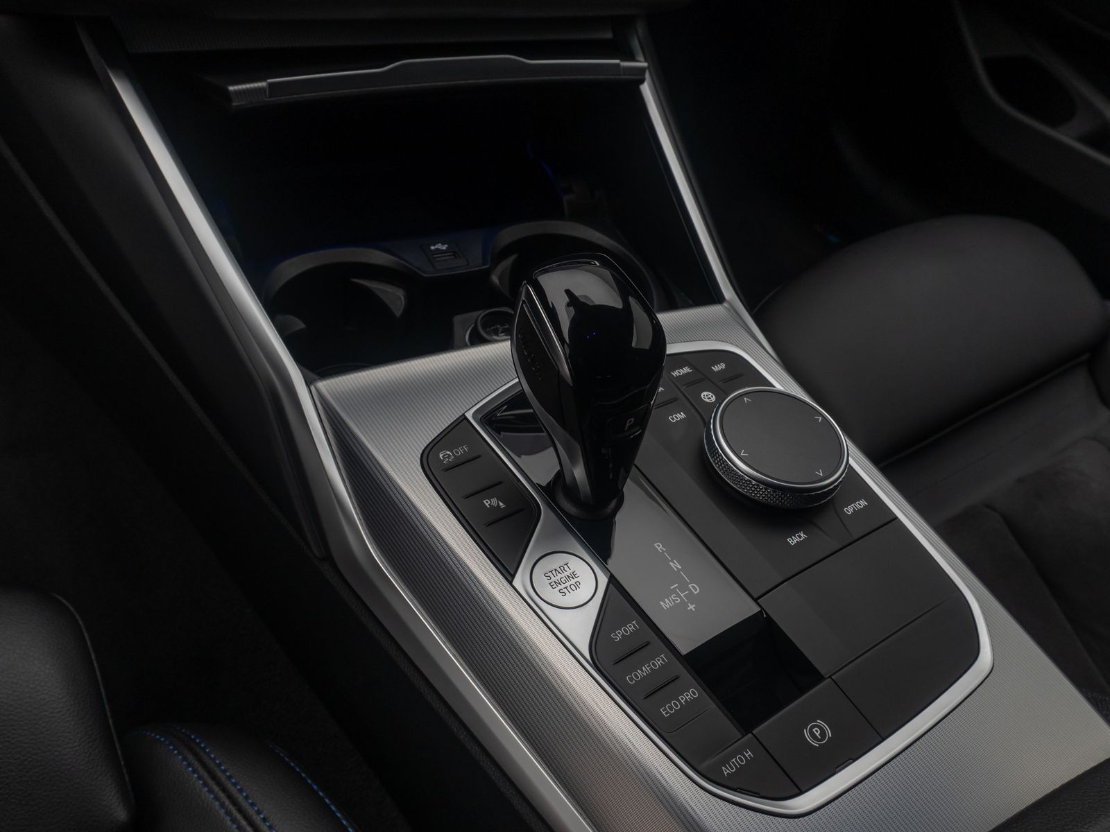 Fahrzeugabbildung BMW 318d M Sport Navi LED AHK DAB FernlichtAss