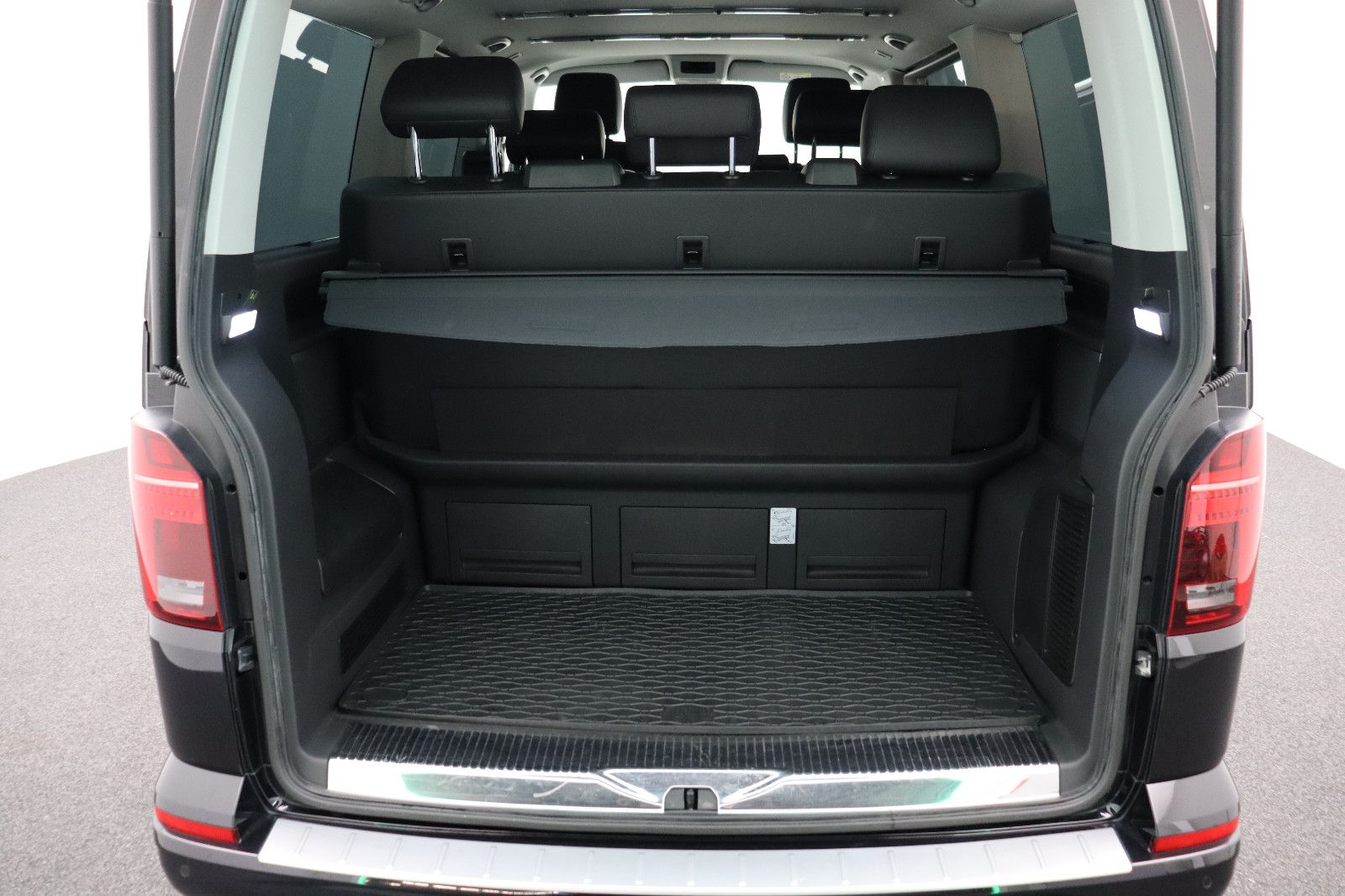 Fahrzeugabbildung Volkswagen T6.1 Multivan Highline 4MOTION Standheizung ACC