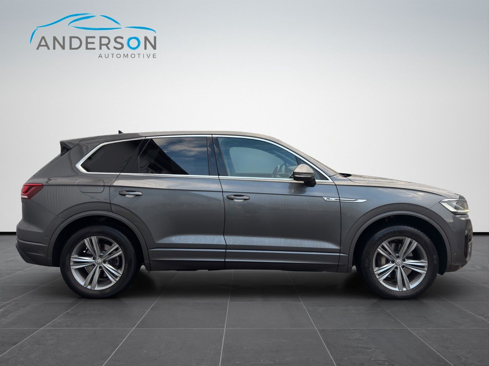 Fahrzeugabbildung Volkswagen TOUAREG 3.0 TDI 2xR-LINE HUD KAM TOTW ACTIV