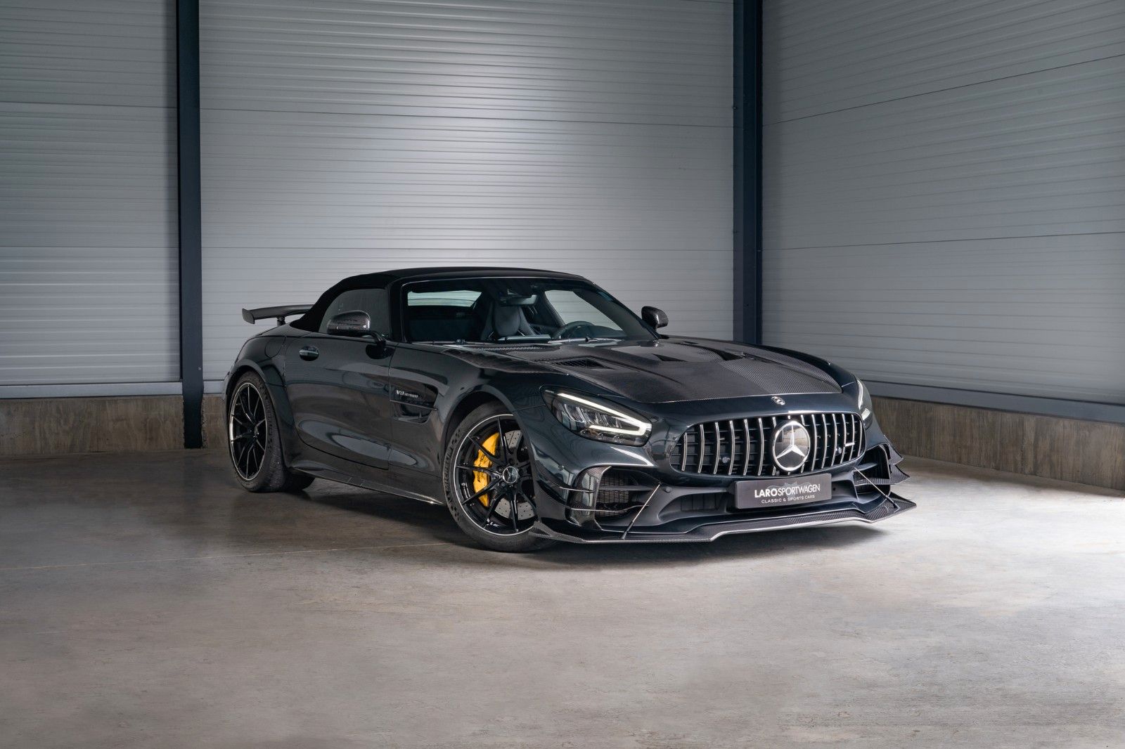 MERCEDES-BENZ AMG GTR Roadster / CARBON