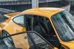 Fahrzeugabbildung Porsche 964 Turbo 3.6 *Speedgelb / Speedline / Dt. Fzg*