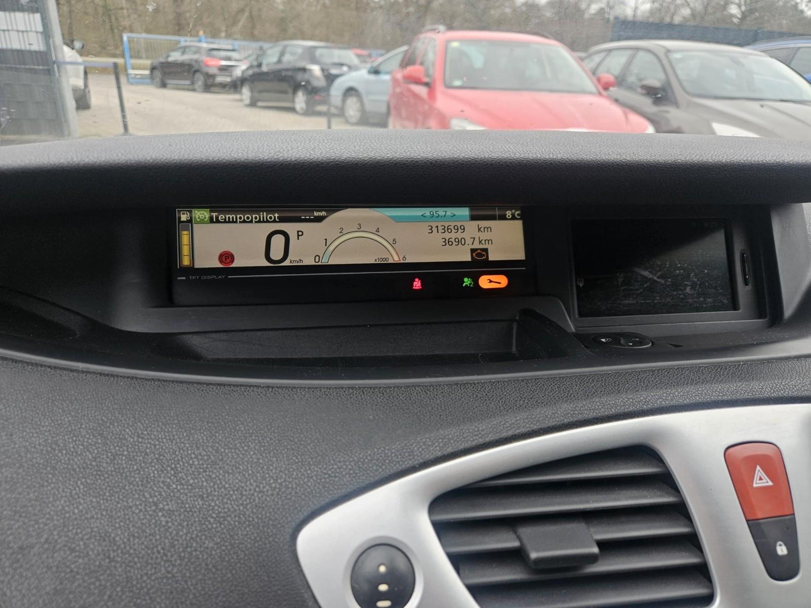 Renault Scenic 2009 — photo 13