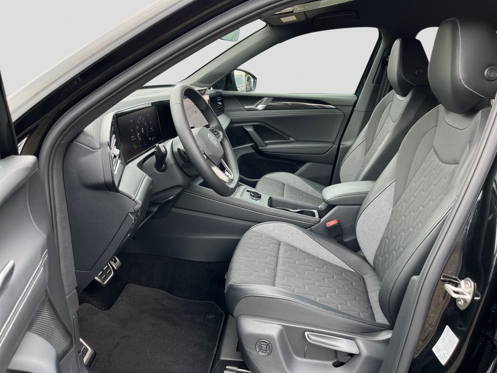 Volkswagen Tiguan 1.5eTSI DSG Goal HD-Matrix 360 eHeck Navi foto 12