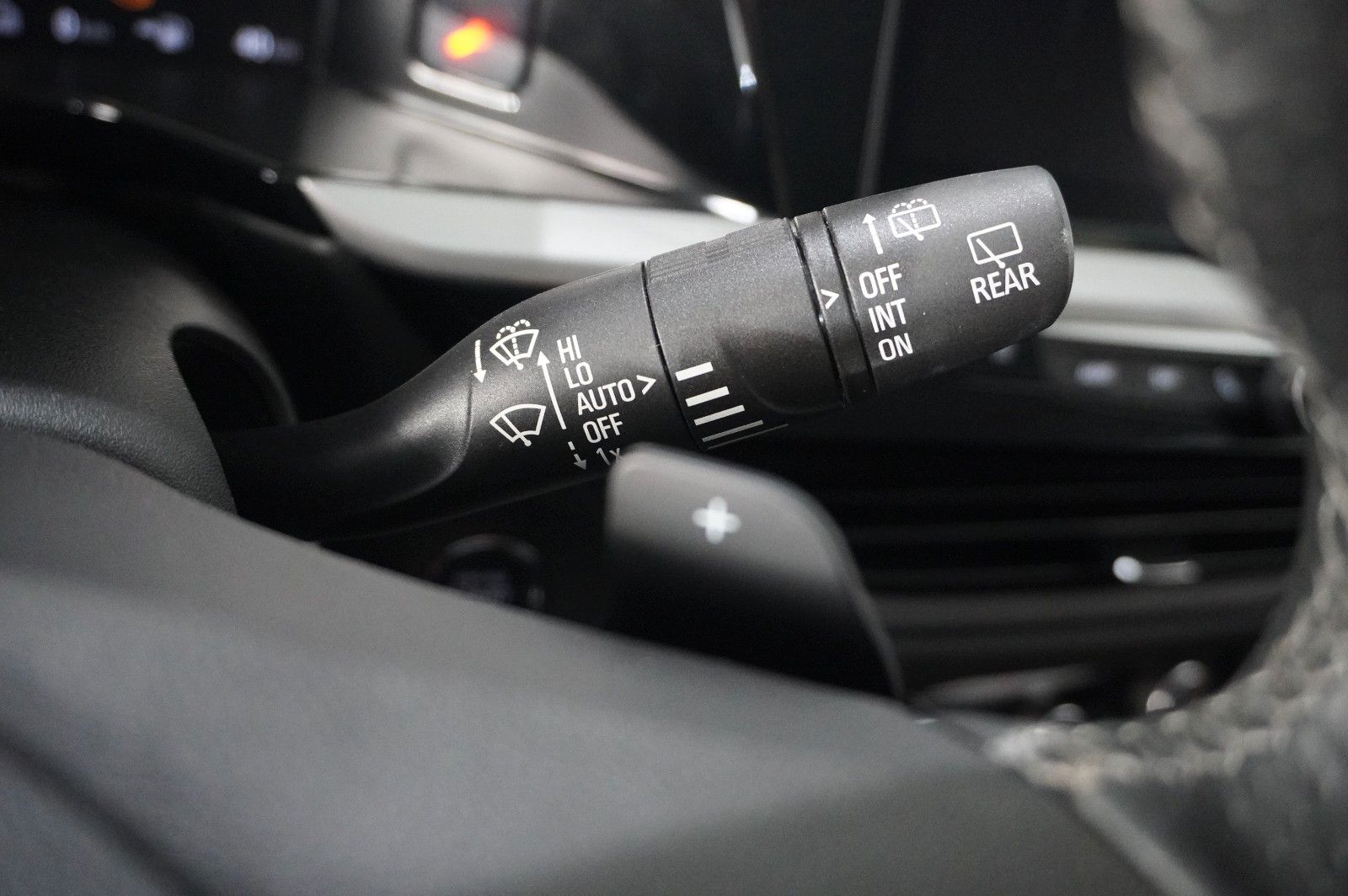 Fahrzeugabbildung Opel Grandland (X) 1.6T GSe HYBRID 4X4 NAVI/SPORT/AHK