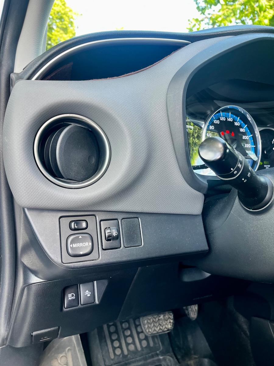 Toyota Yaris Hybrid 