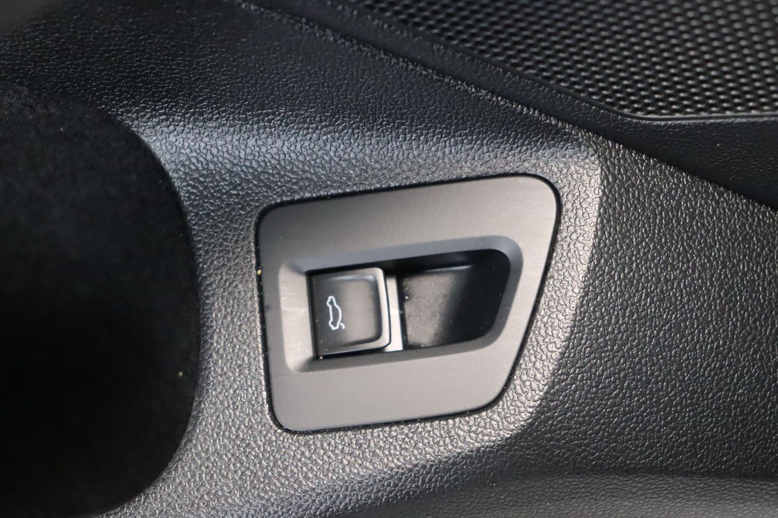 Fahrzeugabbildung Volkswagen Passat Variant 2.0 TSI R-Line 4Motion