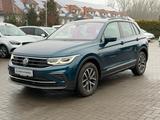 Volkswagen Tiguan*DSG*CAM*ACC*LED - Volkswagen Tiguan mit Diesel-Antrieb: Blau, mit Spurwechselassistent