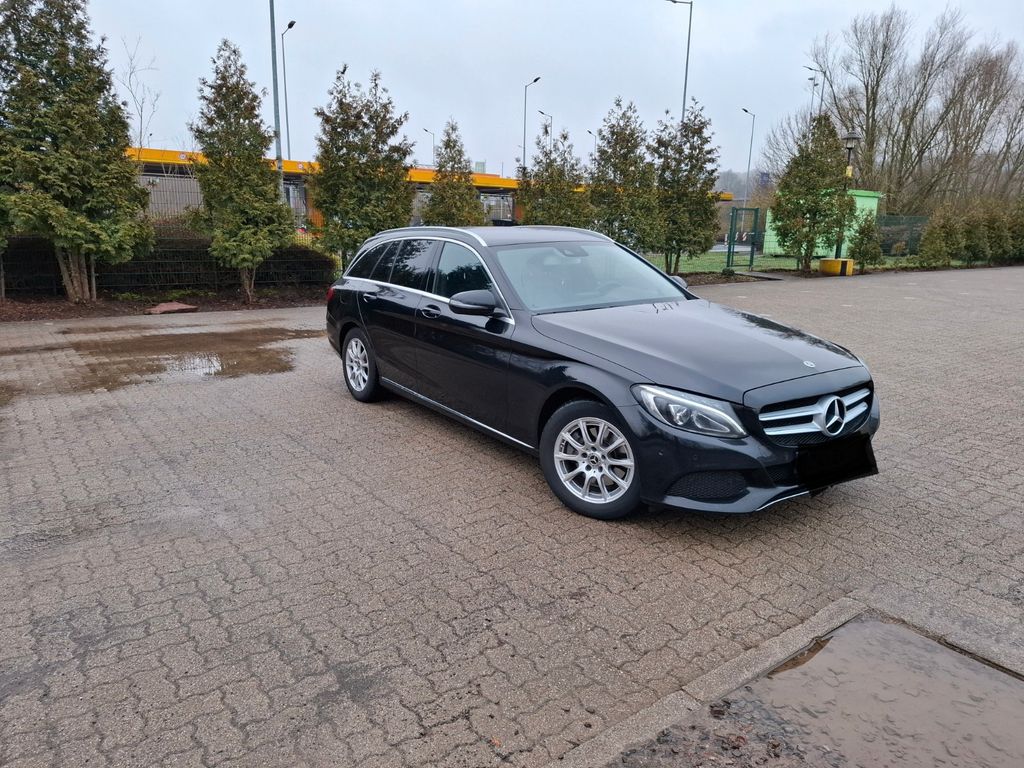 Image of Mercedes-Benz C 220