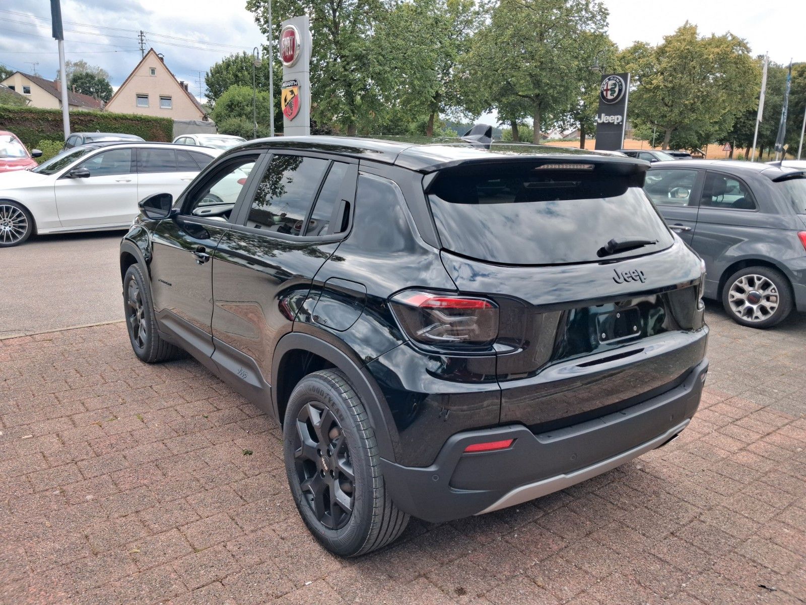 Fahrzeugabbildung Jeep Avenger Altitude Mild-Hybrid Black Edition