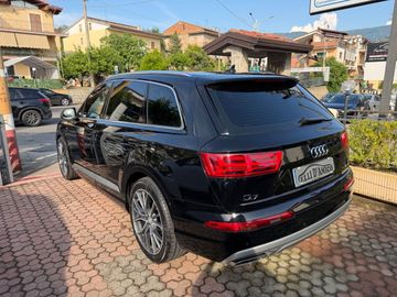 Audi Q7 - 4