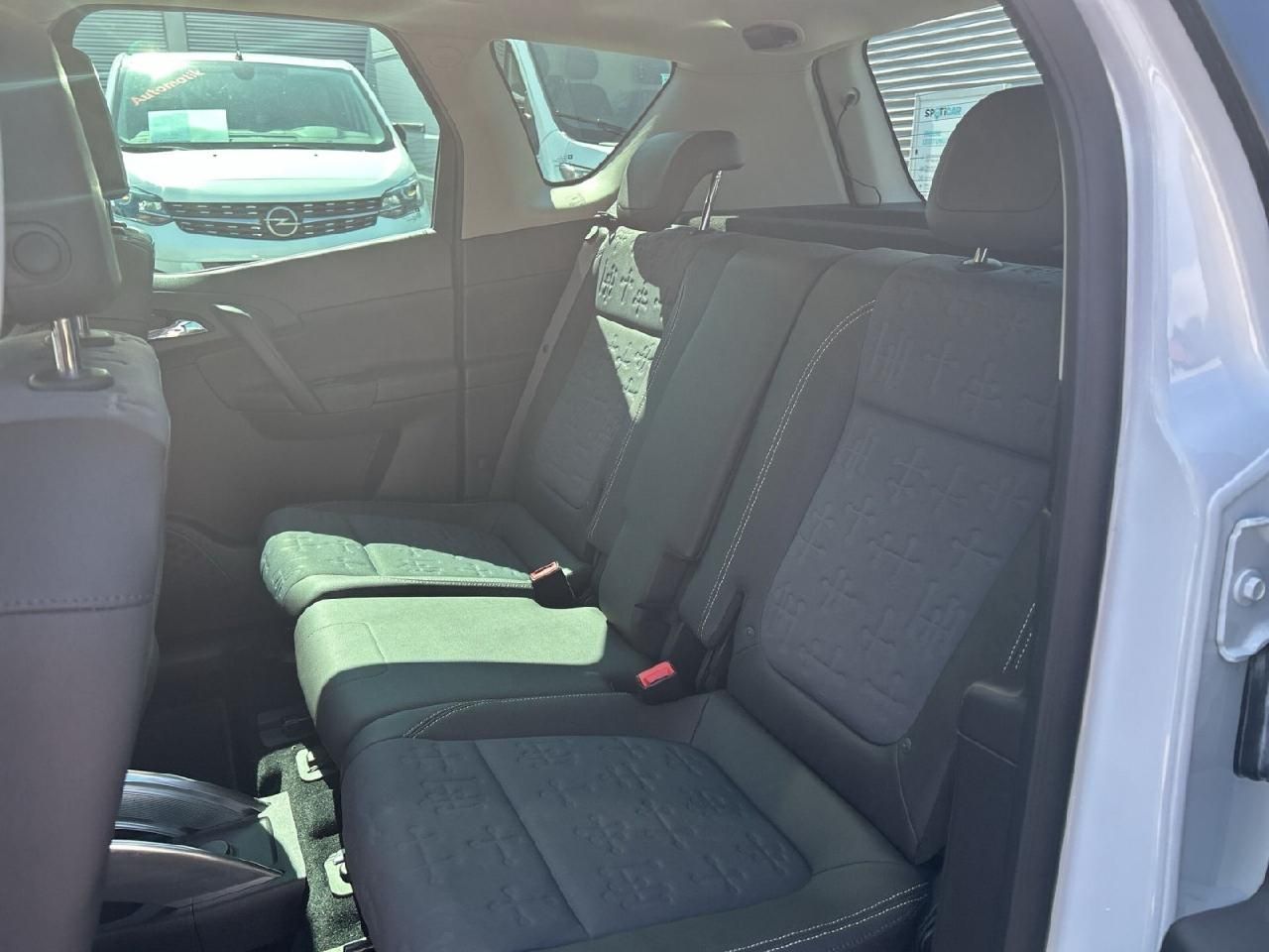 Fahrzeugabbildung Opel Meriva B Innovation, AHK, Panoramadach