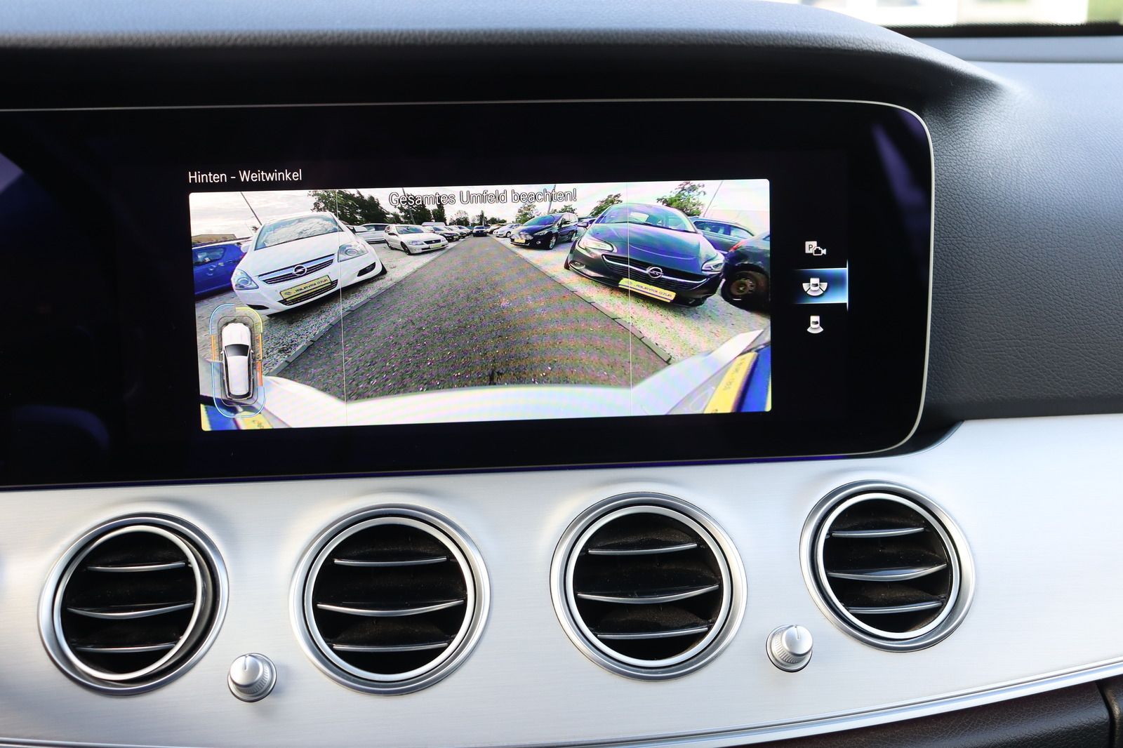 Fahrzeugabbildung Mercedes-Benz E 220 T d  * LED * DAB * Widescreen